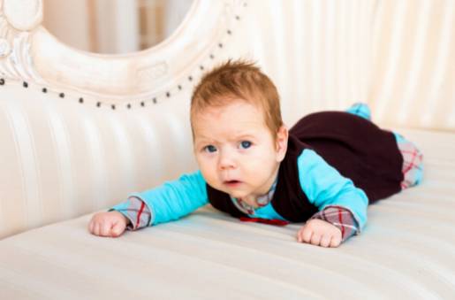 Fra innpakning til sovepose: Overgangen ettersom babyen din vokser
