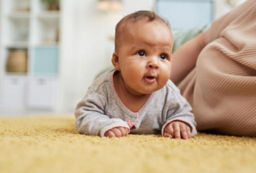 Fra nyfødt til småbarn: Utvikling av søvnrytmer og hvordan tilpasse seg