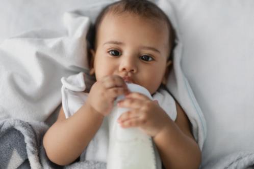 Fra nyfødt til småbarn: Utvikling av søvnvaner og hvordan å følge med