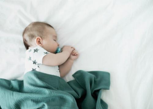Nøkkelen til fredelige netter: Avkoding av babyens søvnfaser