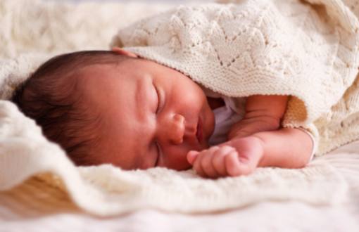 Å navigere søvnopplæring samtidig som man opprettholder et sterkt bånd mellom foreldre og baby
