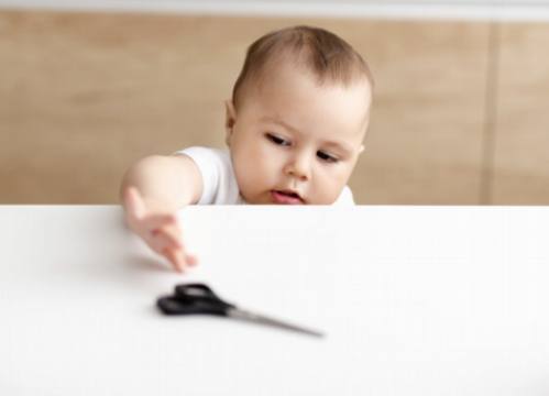 Hvordan velge de beste sikkerhetslåsene for barnesikring av hjemmet ditt