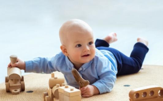 Fordelene med babyyoga for fysisk utvikling