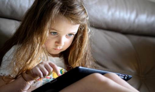 Rollen til interaktive e-bøker i å stimulere sensorisk utvikling